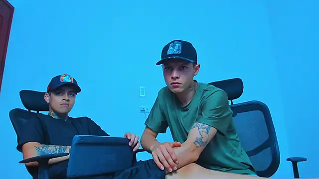 Thomas-Wil Adlı Modelin Canlı XXX Sohbeti