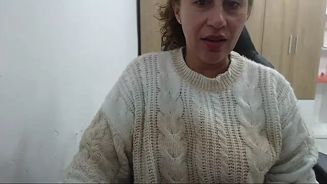 RoxanaLove9's Live XXX Chat