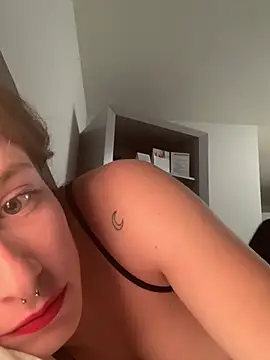 XXX chat uživo modela Orgasmic2012