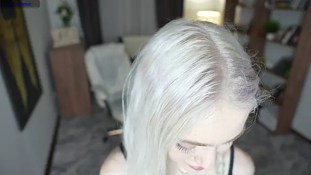 KristalCrowner's Live XXX Chat