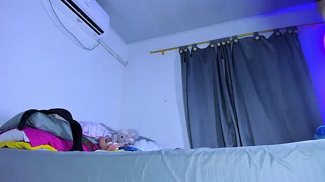 vennuss19's Live XXX Chat