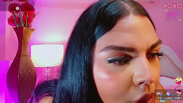 Chatroom XXX en direct de Maia_Hotts