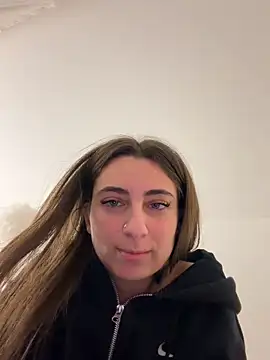 XXX chat uživo modela CuteJuliaa