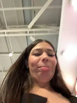 Alyshanon18's Live XXX Chat