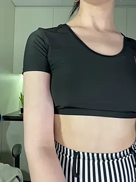 CurlyLara Chat XXX live