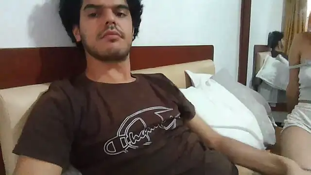 Hot_Contrasts 即時 XXX 聊天