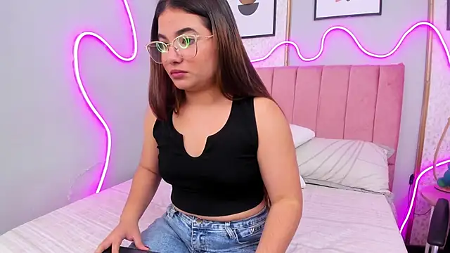 HAILYSTONEのライブXXXチャット