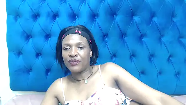 SpicyQueenxxxx: онлайн-секс-чат