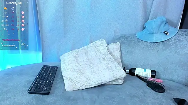 bloom_apple's Webcam Show