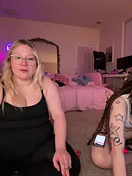 PiggyRose's Live XXX Chat