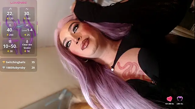 mslilly_croft élő XXX-chatje