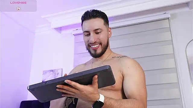 Thiago_HillのライブXXXチャット