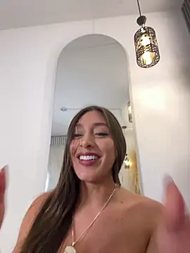 LAURA_VANESA 即時 XXX 聊天