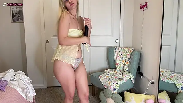 PaigePawg's Webcam Show