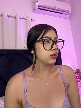 Lily_Woodz's Live XXX Chat