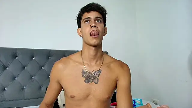 Maximiliano__Fire webkamerás műsora