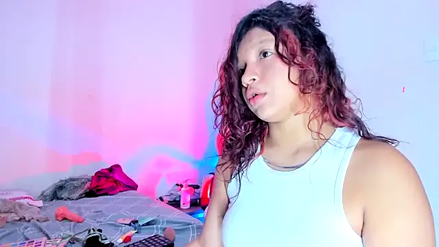 Онлайн чат XXX Emily_Coper18