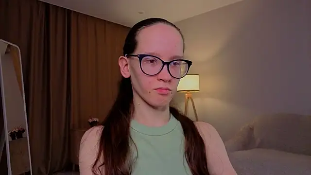 BettyBrowni Adlı Modelin Canlı XXX Sohbeti