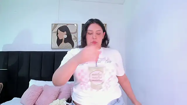 dullce77 Adlı Modelin Canlı XXX Sohbeti