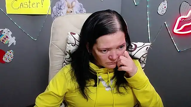 LauraFinn élő XXX-chatje