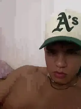 SolanoJrのライブXXXチャット