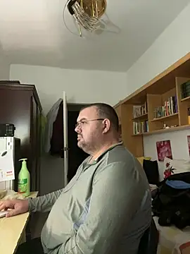 Deltaalex 即時 XXX 聊天