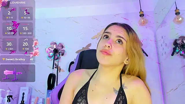 Natasha-Adams' Live XXX Chat