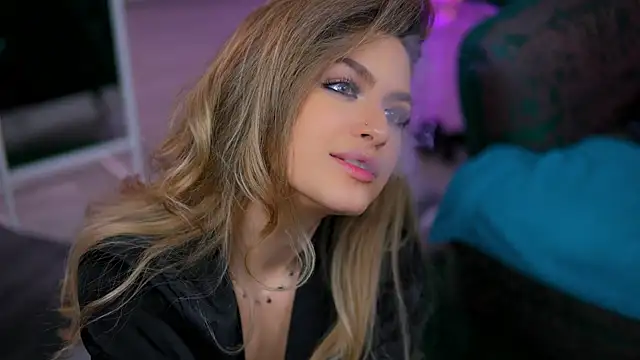 NayaQuinn Chat XXX live