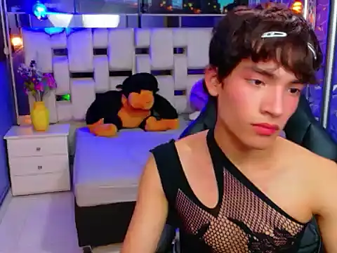 IsaacNovaa: απευθείας συνομιλία ΧΧΧ