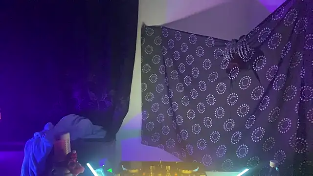 Guyst049 Live XXX-Chat