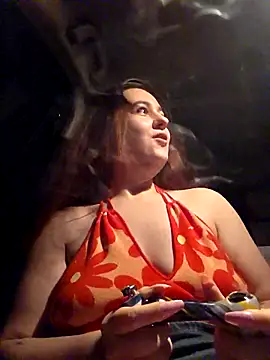 Ashlovescannabis: διαδικτυακό σόου στην κάμερα