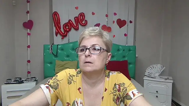 Pokazy przed kamerką – EmiliaGree