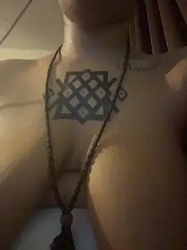 Živý XXX chat nickytheehawtie