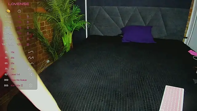 Chat XXX en directo de Cutiee_Alicee