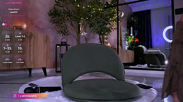 Chat XXX en directo de Serene_Sophiex