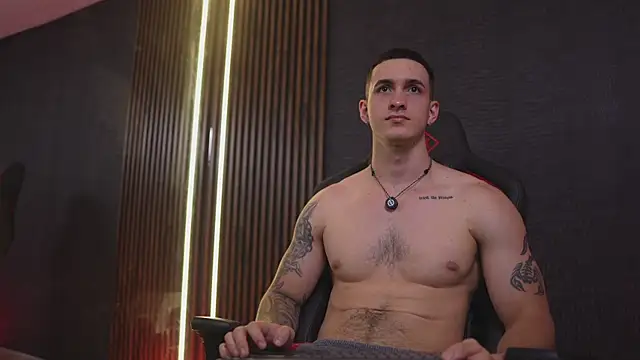 JacksonOlsenn élő XXX-chatje