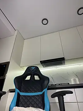 CurlyLara – Naživo XXX chat