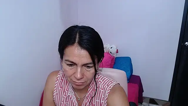 Chat +18 de camilavargas_ ao vivo