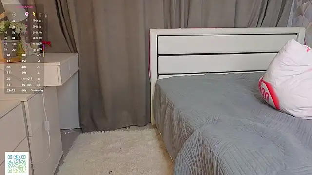 DaynaMacha's Webcam Show