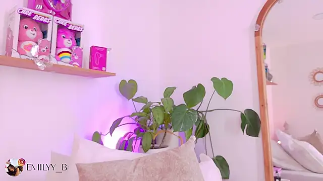 Chatroom XXX en direct de emily_bank