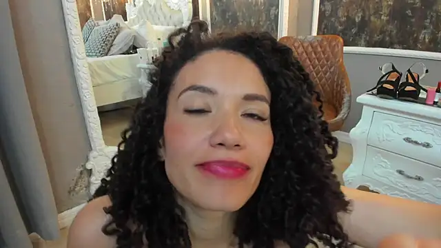 JuliethMilf Chat XXX live