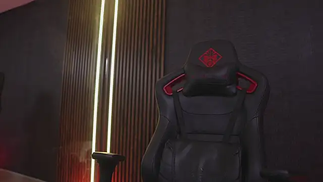 JacksonOlsenn Chat XXX in diretta