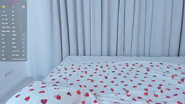 Show modela ErinnPieloch na web-kameri