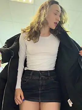 TheYourL Chat XXX live