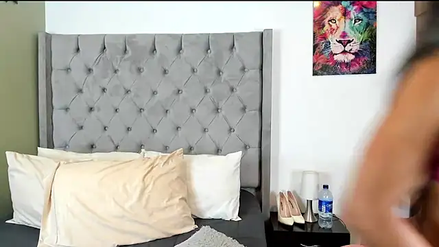 ariannaThompsons 网络视讯表演