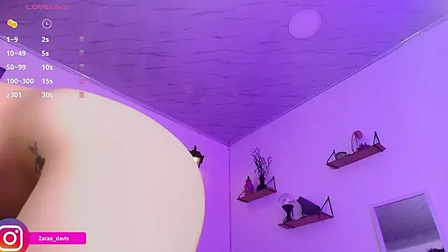 ZaradavisのライブXXXチャット