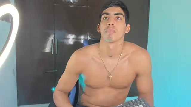 Milo_LatinBoy's Webcam Show