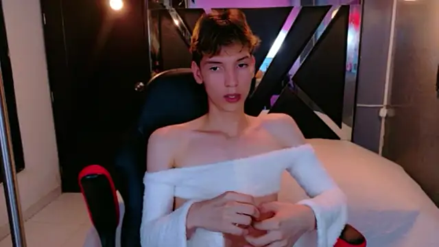 Pertunjukan Kamera Web Stefany_PiInk