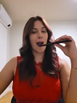 MiaRides19 Live XXX-Chat