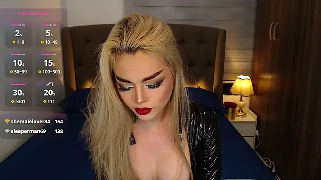 SexFucktoryLily 网 络视讯表演